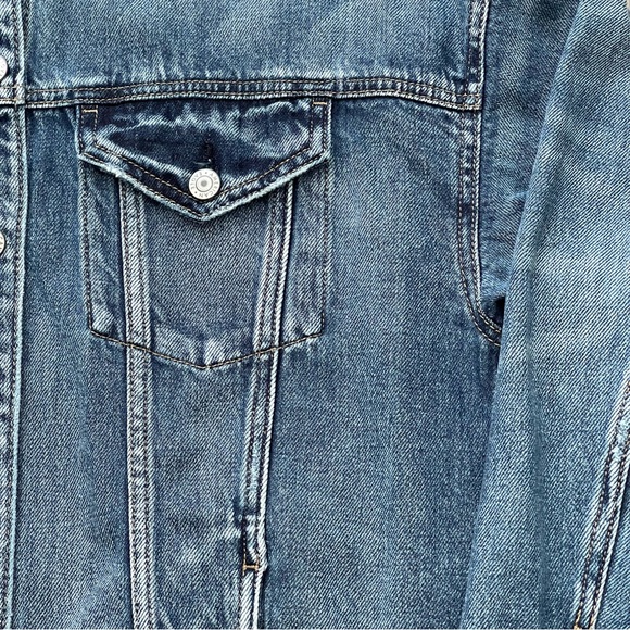 American Eagle Medium Wash Oversized Boyfriend Distressed Jean Jacket Small - Picture 4 of 12